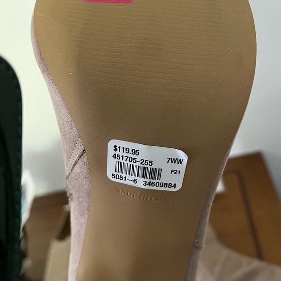 New boots from Penningtons - Picture 3 of 4